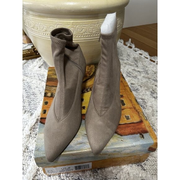 Bella Vita Women Ankle Boots Size 7.5 Stone Super Suede Stephanie II Kitten Heel - Picture 4 of 6